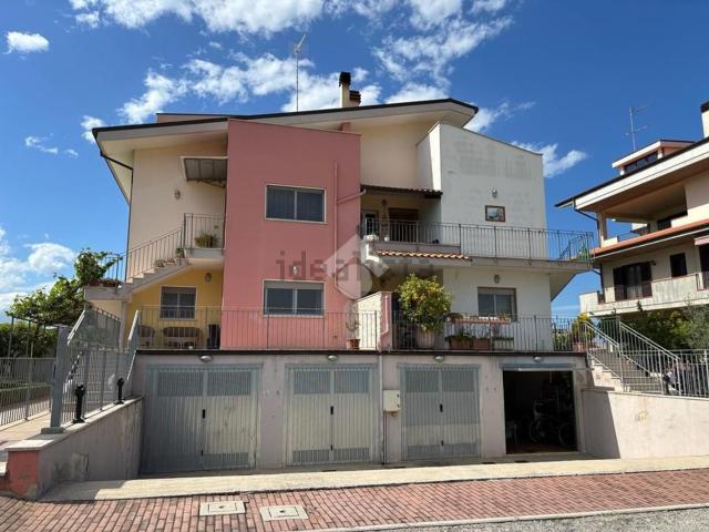 Casa in vendita a Scerne, Pineto