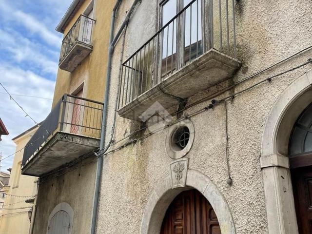 Casa in vendita a Castelvetere Sul Calore, Campania
