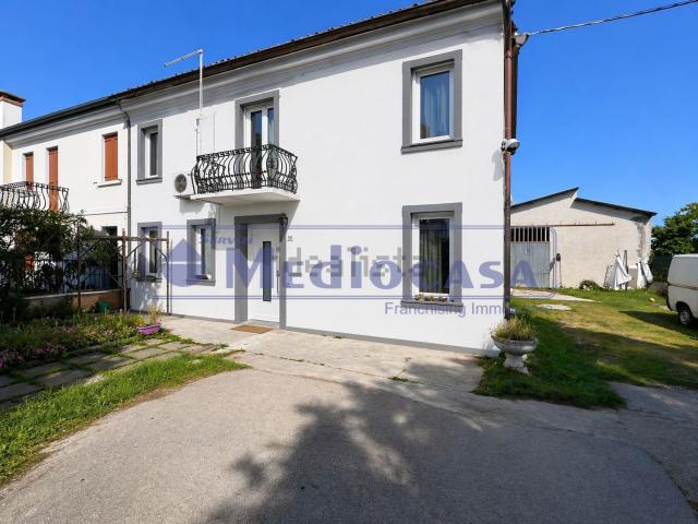 Casa in vendita a Commenda Est, Rovigo