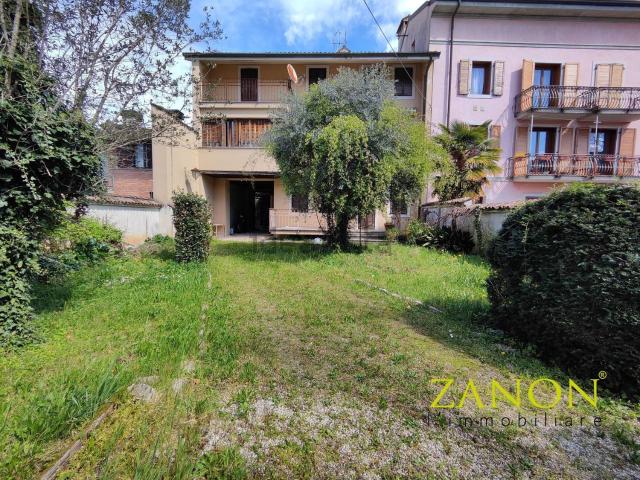 Casa in vendita a Piazzutta / Placuta, Gorizia