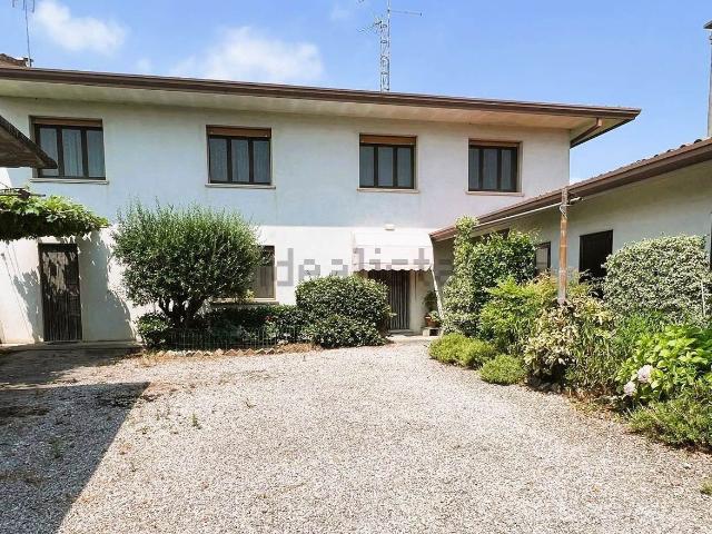 Casa in vendita a Gruaro, Veneto
