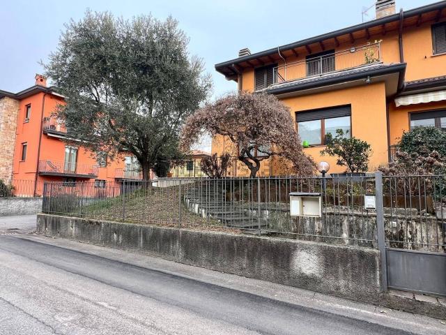 Casa in vendita a Cascina Uccellanda, Scanzorosciate