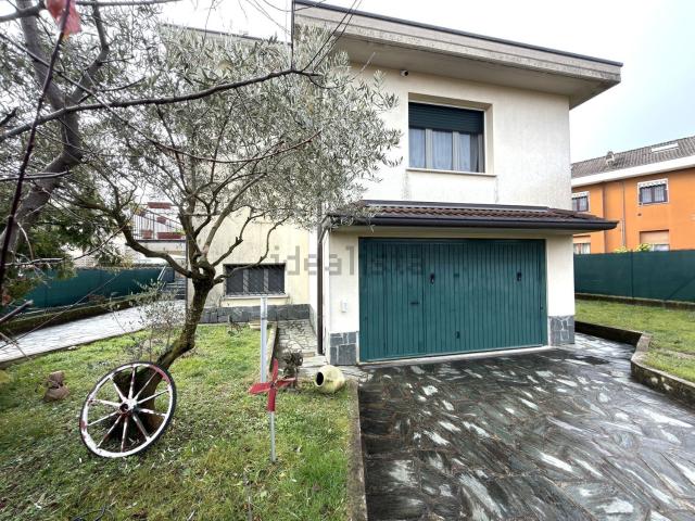 Casa in vendita a Verderio Superiore, Lombardia