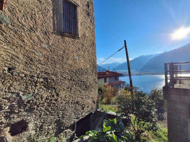 Casa in vendita a Gera Lario, Lombardia