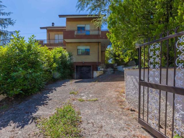 Casa in vendita a Salisano, Lazio