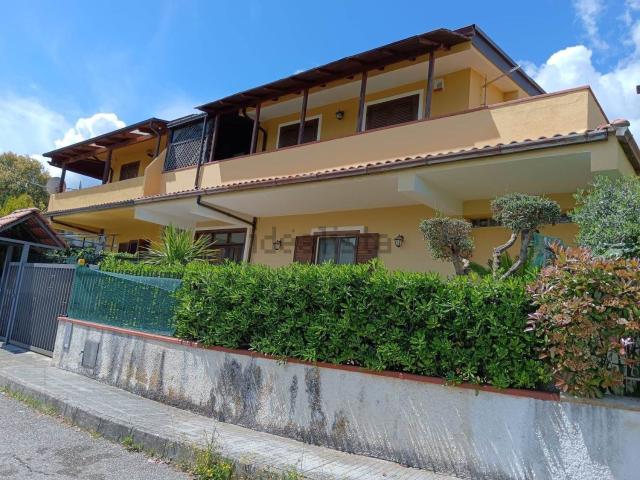 Casa in vendita a Calabria, Cosenza