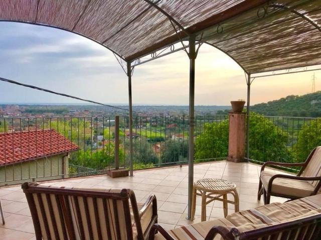 Casa in vendita a Seravezza, Toscana