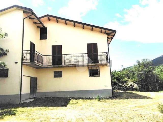 Casa in vendita a Spoleto, Umbria
