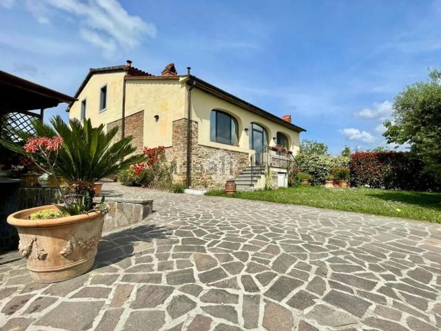 Casa in vendita a Vicchio, Toscana