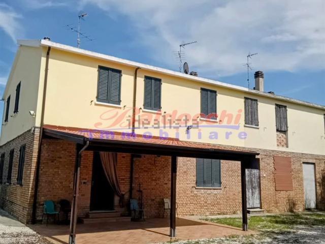 Casa in vendita a Carrara, Fano