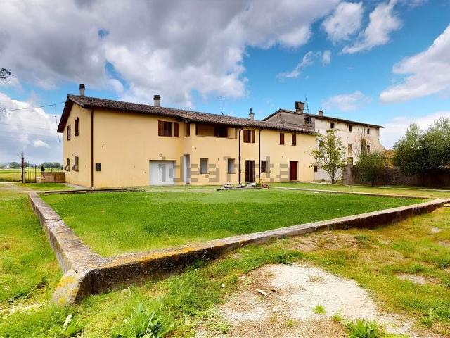 Casa in vendita a Spoleto, Umbria