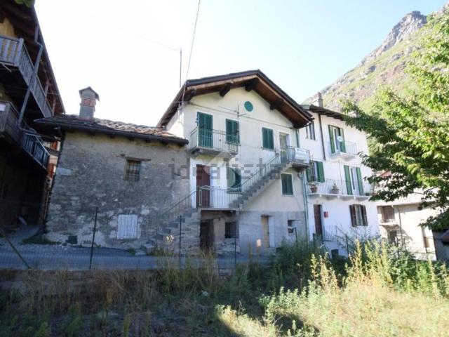 Casa in vendita a Chatillon, Aosta