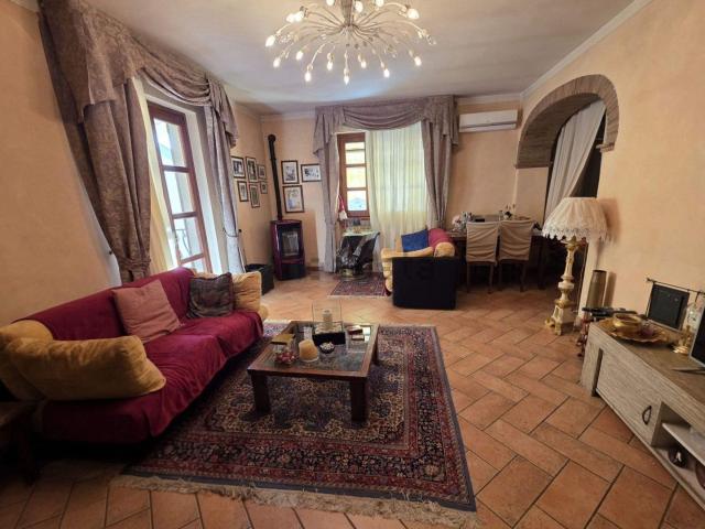 Casa in vendita a Palazzo Del Pero, Toscana