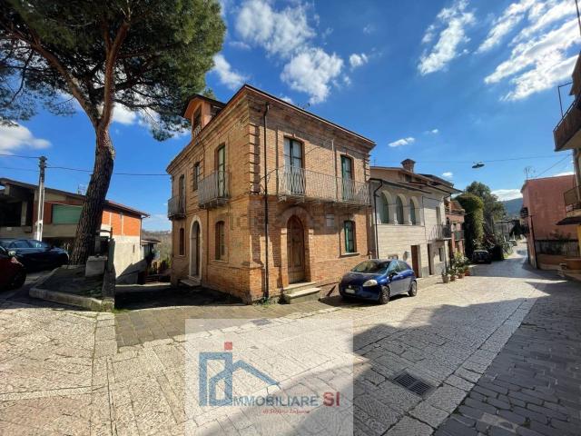 Casa in vendita a Sant'angelo A Cupolo, Campania