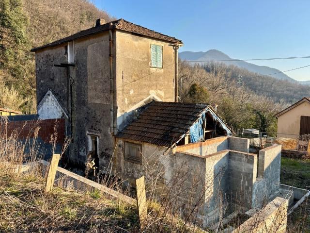 Casa in vendita a Media Val Bisagno, Serra Riccò