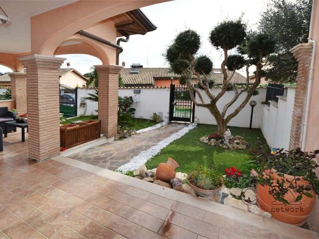 Casa in vendita a Colli di Enea, Roma Capitale