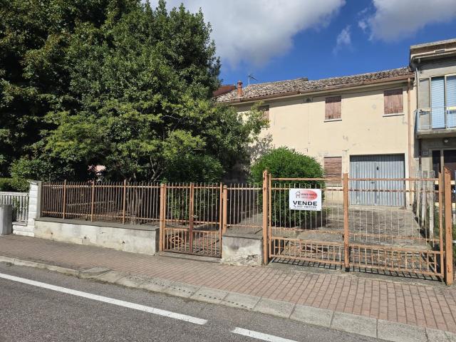 Casa in vendita a Ficarolo, Rovigo