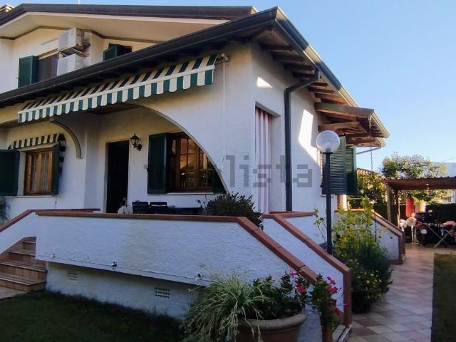 Casa in vendita a Camaiore, Toscana