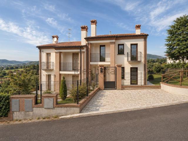 Casa in vendita a Baone, Veneto