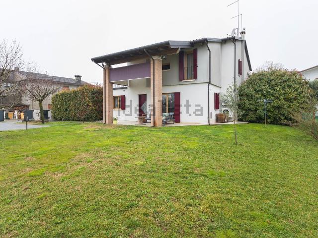 Casa in vendita a Lanzago, Silea
