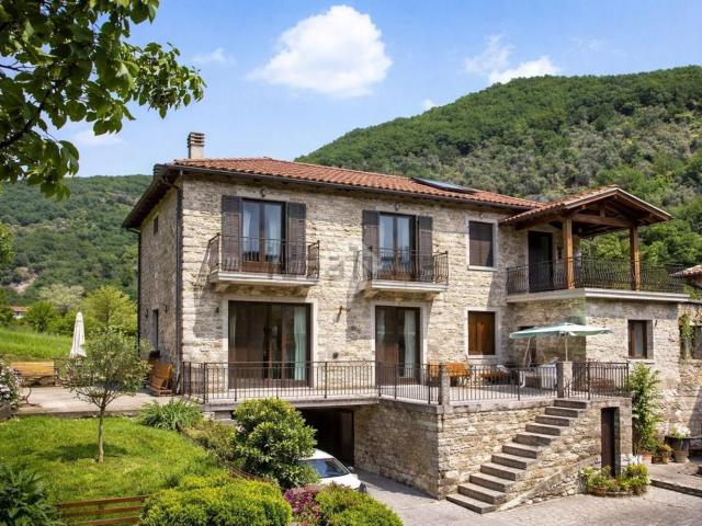 Casa in vendita a Pornassio, Liguria