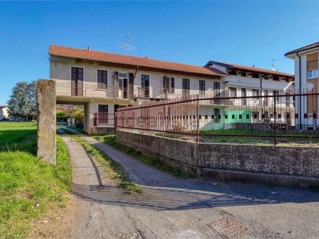 Casa in vendita a Samarate, Lombardia