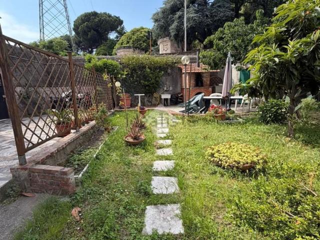 Casa in vendita a Medio Ponente, Serra Riccò