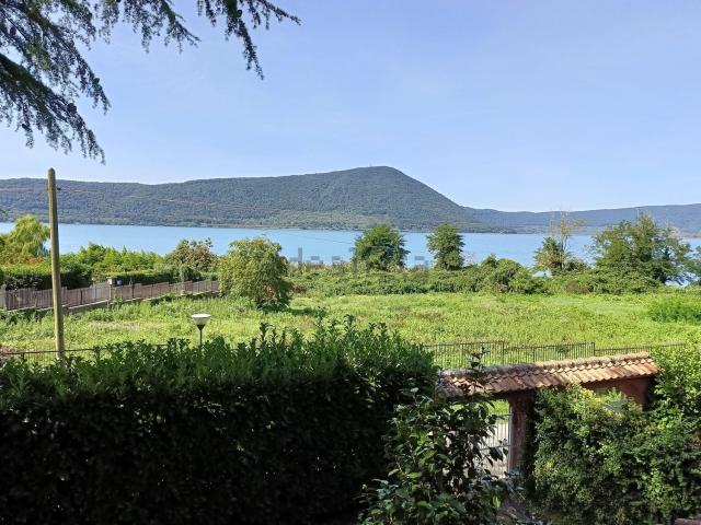 Casa in vendita a Punta del Lago, Ronciglione