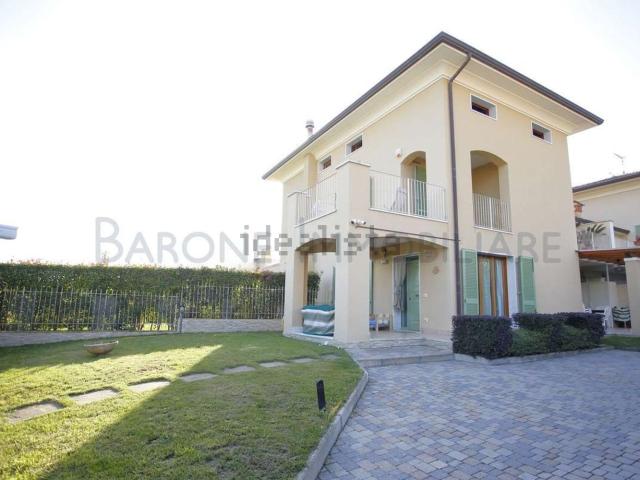 Casa in vendita a Carrara, Toscana
