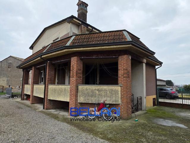 Casa in vendita a Caselle Landi, Lombardia