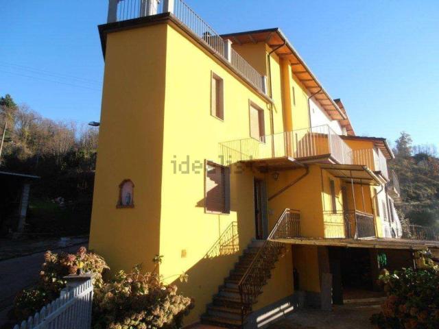 Casa in vendita a Le Piane, Villa Collemandina