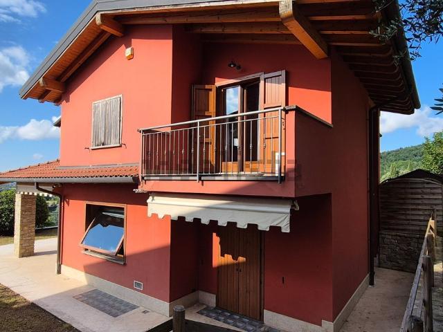 Casa in vendita a Cenate Sotto, Lombardia