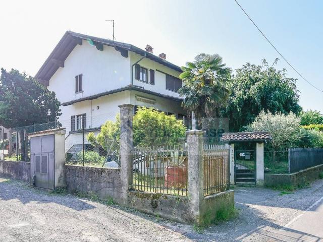 Casa in vendita a Besana In Brianza, Lombardia