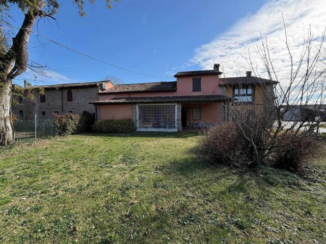 Casa in vendita a Unione di Comuni della Romagna Forlivese, Quattro