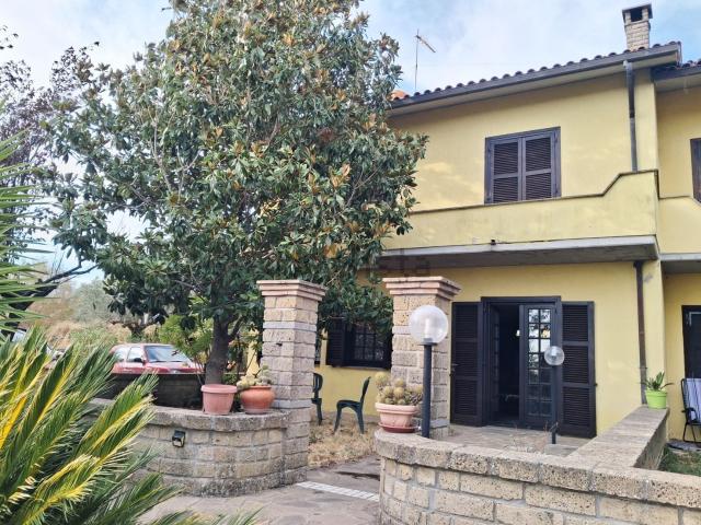 Casa in vendita a Montefiascone, Lazio