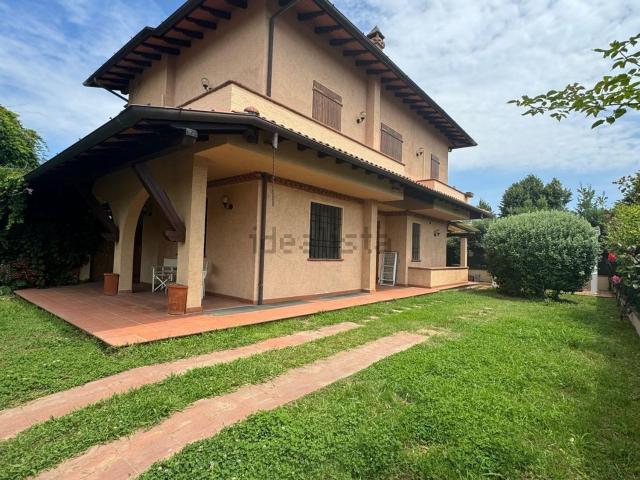 Casa in vendita a Vaiana, Forte Dei Marmi