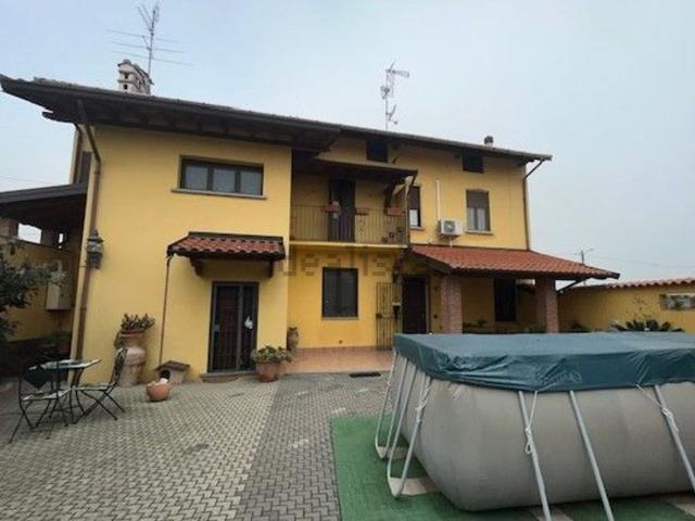 Casa in vendita a Cassolnovo, Pavia