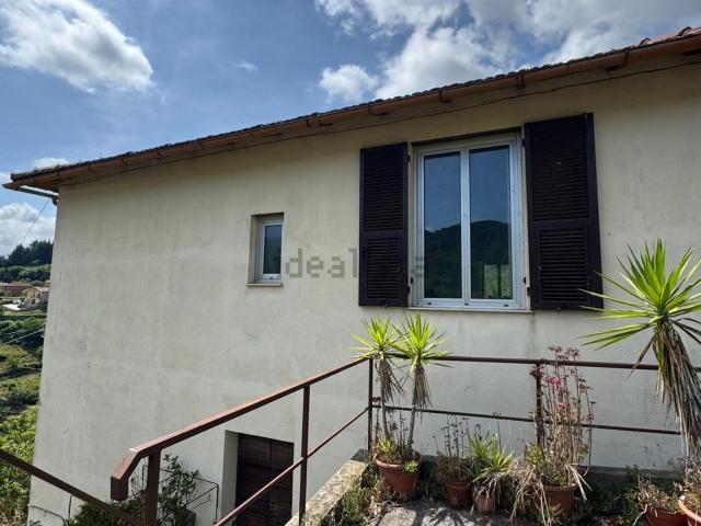 Casa in vendita a Serra Riccò, Liguria