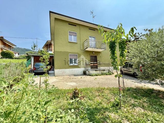 Casa in vendita a Nembro, Lombardia