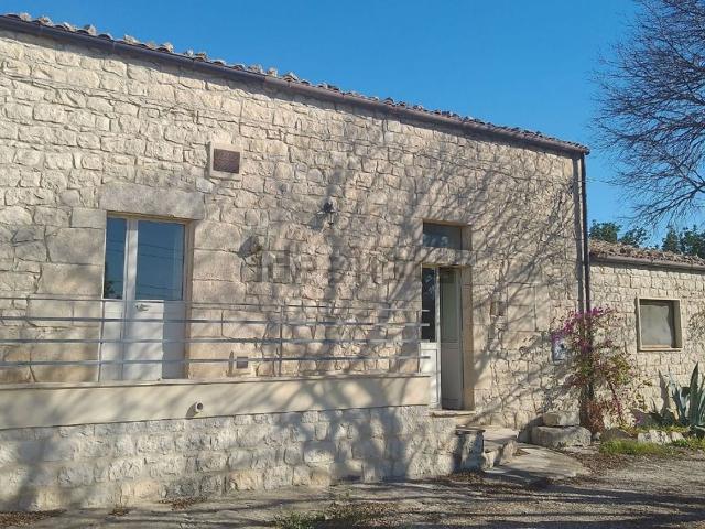 Casa in vendita a Modica, Gianforma