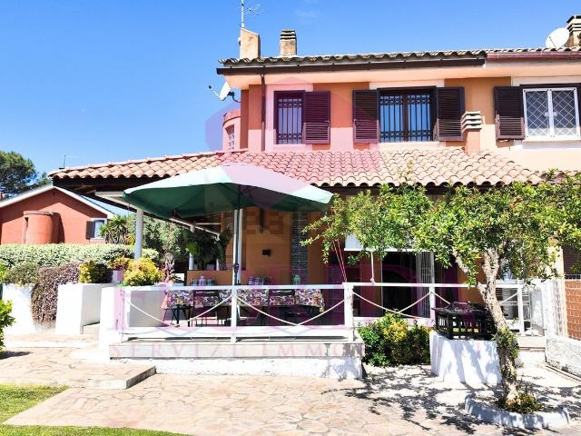 Casa in vendita a Marina di Tor San Lorenzo, Roma Capitale