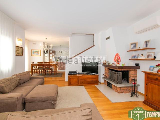 Casa in vendita a San Giuliano Milanese, Lombardia