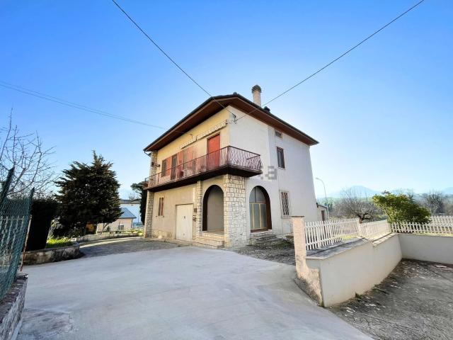 Casa in vendita a Marche, Macerata