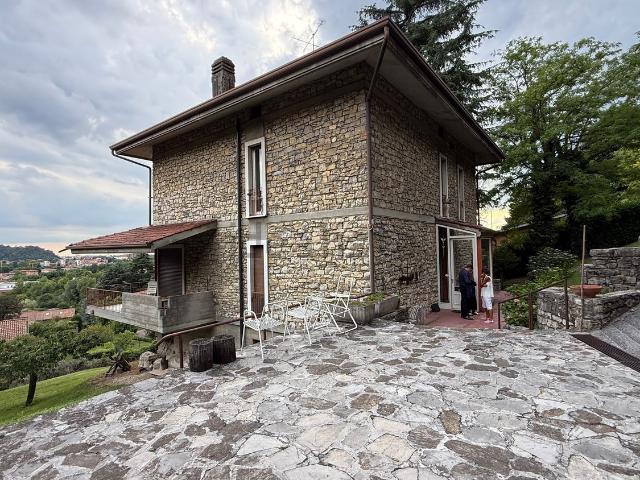 Casa in vendita a Zona Nord, Brescia