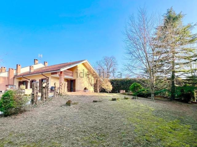 Casa in vendita a Mombello di Torino, Torino