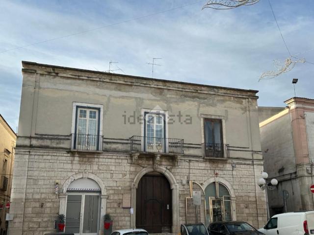 Casa in vendita a Canosa di Puglia, Barletta-Andria-Trani