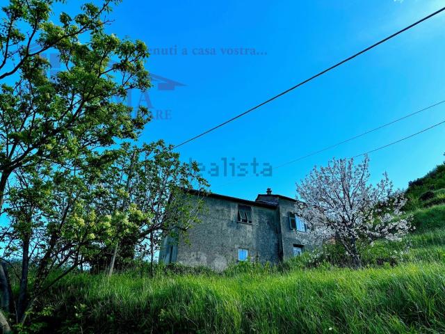 Casa in vendita a Ponente, Serra Riccò