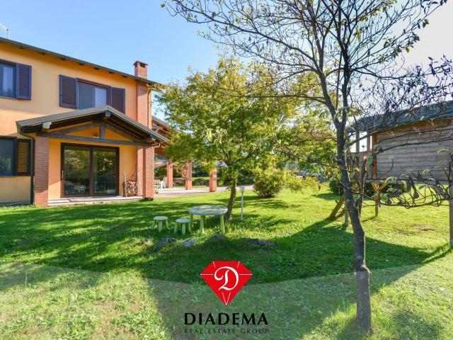 Casa in vendita a Dobbiate, Daverio