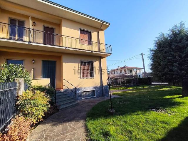 Casa in vendita a Grezzago, Lombardia