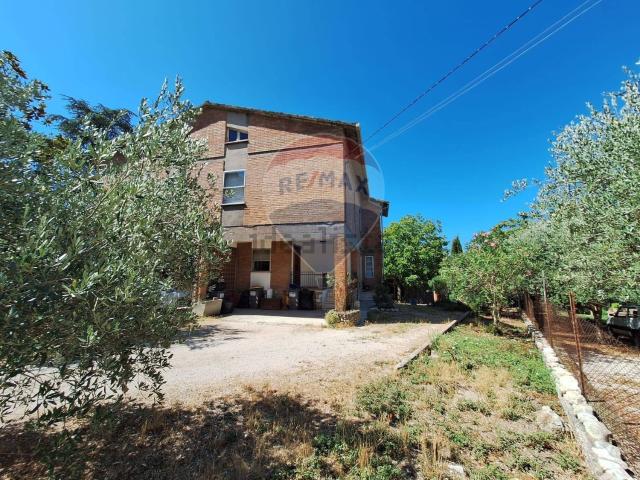 Casa in vendita a Trevi, Umbria